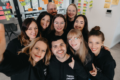 Hppyppl Lookbook hires 2  07160